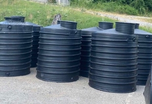 vertikalni plasticni rezervoari